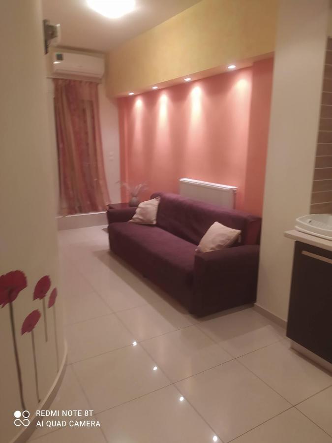 Family House Apartment อายิโอสนิโกลาโอส ภายนอก รูปภาพ