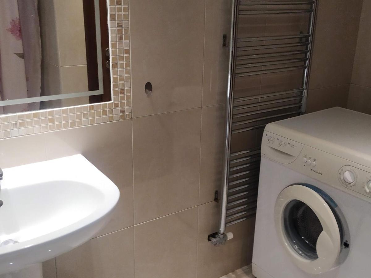 Family House Apartment อายิโอสนิโกลาโอส ภายนอก รูปภาพ