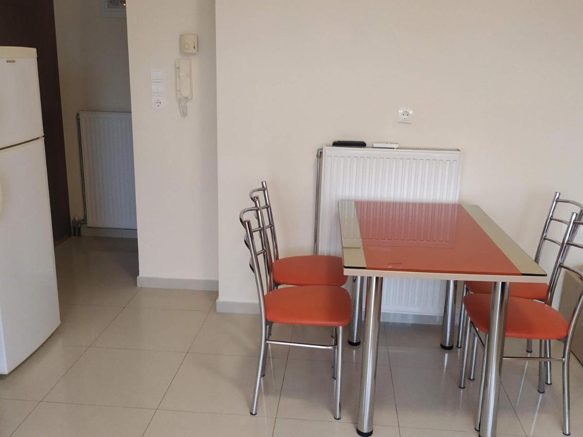 Family House Apartment อายิโอสนิโกลาโอส ภายนอก รูปภาพ